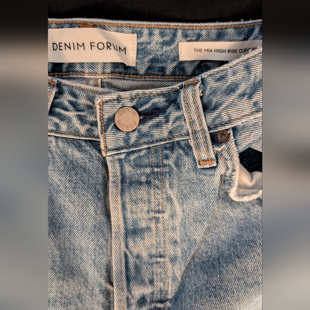 Aritzia Denim Forum High-Rise Baggy Jeans - Picture 5 of 8